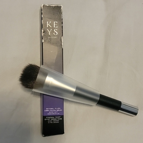 BNIB Keys Soulcare NATURAL FLUSH COMPLEXION BRUSH - Picture 3 of 4